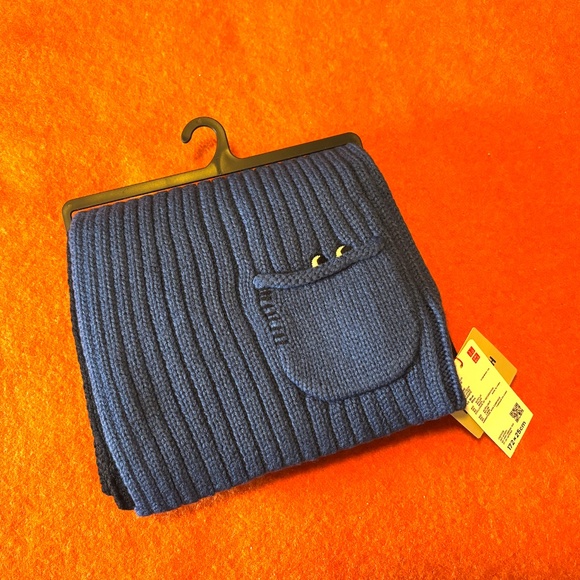 Anya Hindmarch Uniqlo collab blue touch of wool heattech knitted stole scarf NWT - Picture 3 of 9